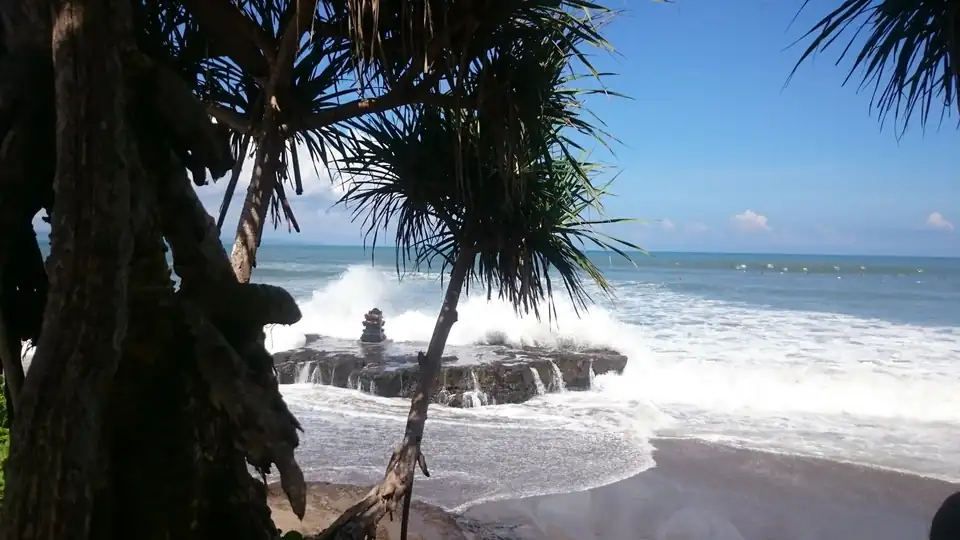 Pura Batu Bolong