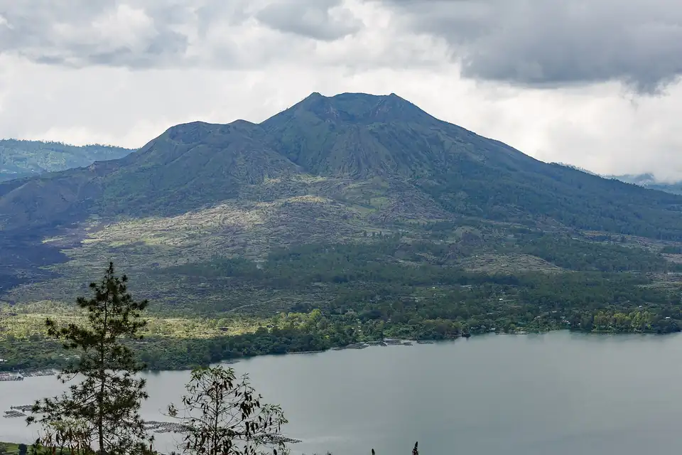 Lake Batur and the slopes of the volcano
