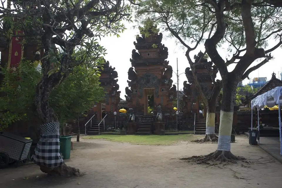 The temple court at Pura Petitenget