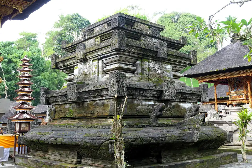 A shrine in the courtyard of Tirta Empul