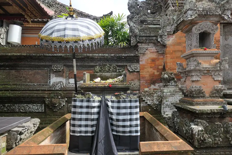 Offerings at a shrine in Ubud Palace