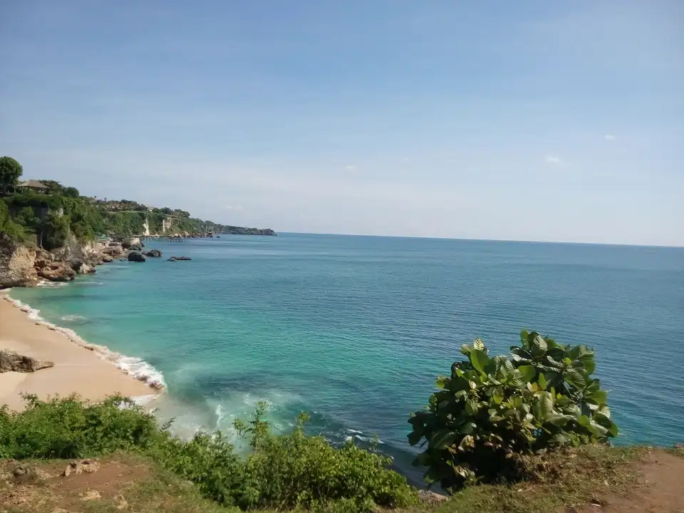 The turquoise water at Padang Padang