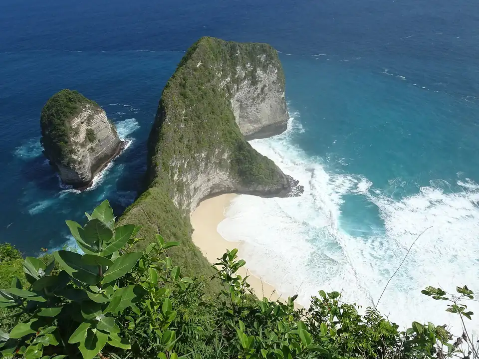 The Kelingking headland on Nusa Penida