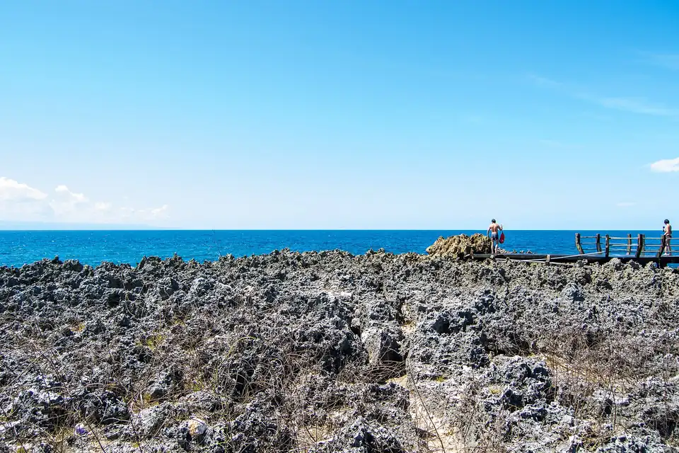 The rocky edge of the Nusa Dua peninsula above the Indian Ocean