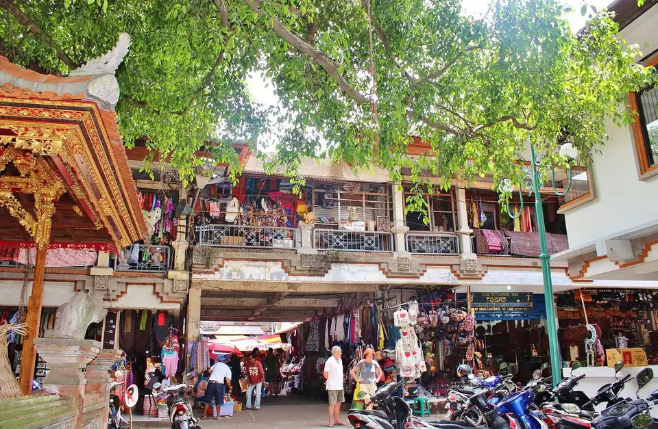 Shops and stalls along a street in central Ubud