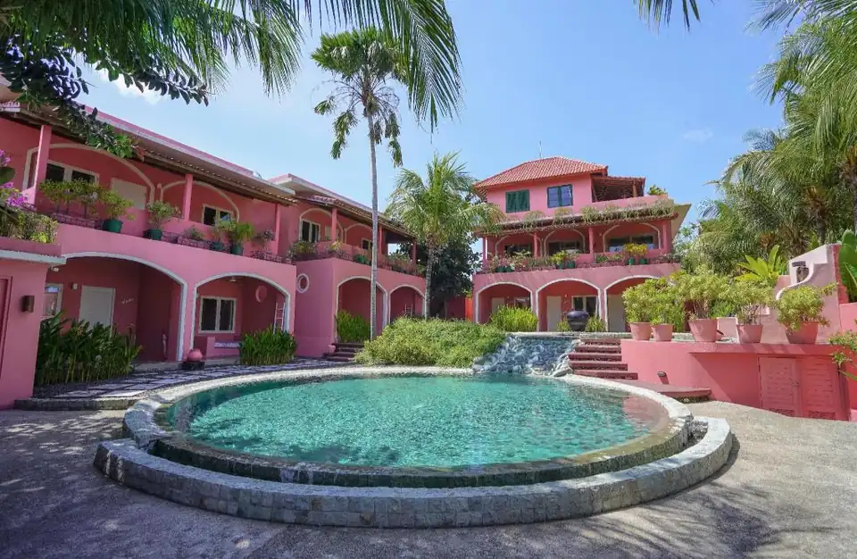 Pinkcoco Uluwatu - Constant Surprises - for Cool Adults Only