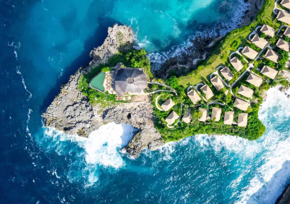 ARNA Suites and Ocean Lounge